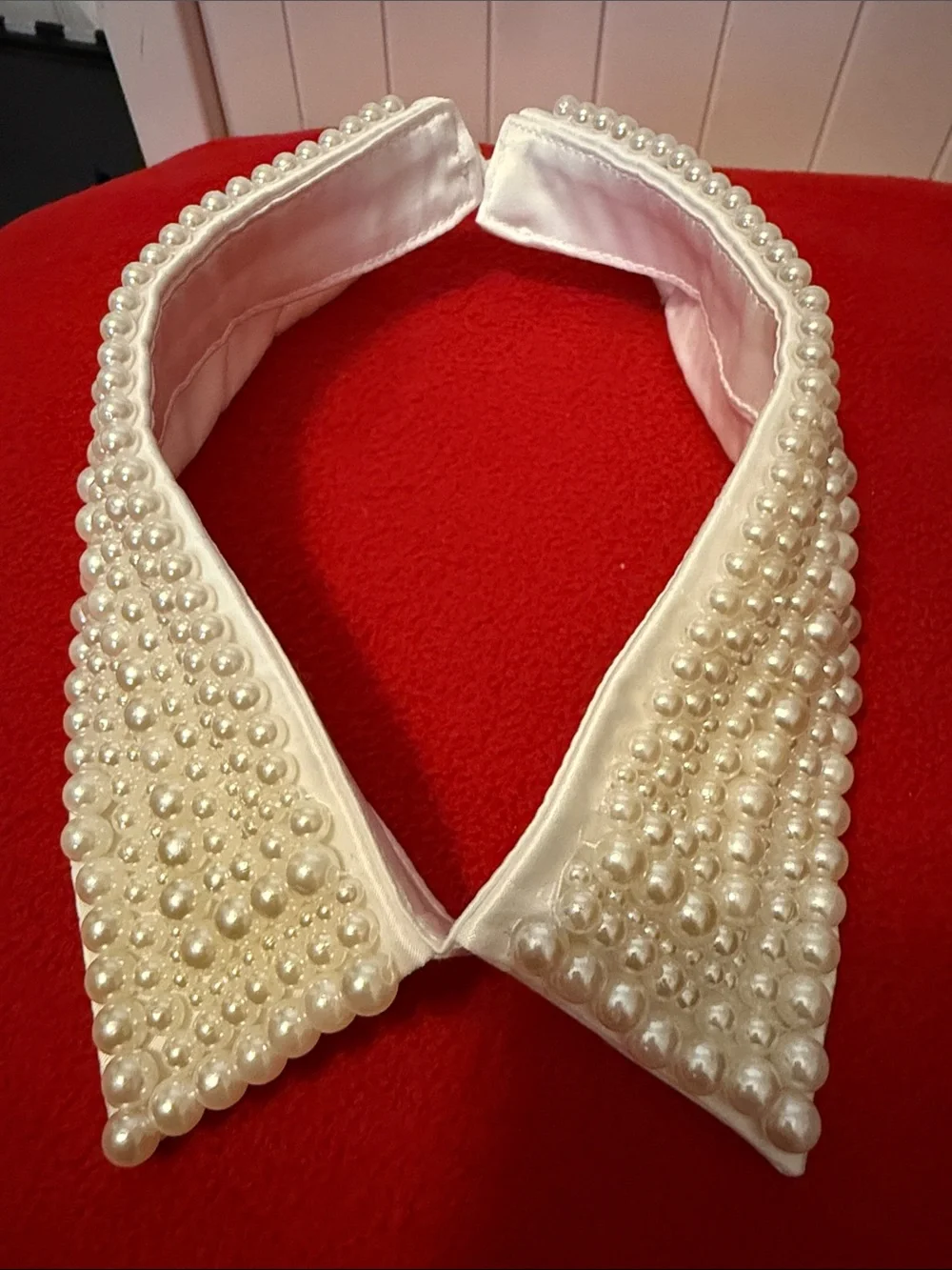 Pearl-Embellished Detachable Pear Embellished Collar - White